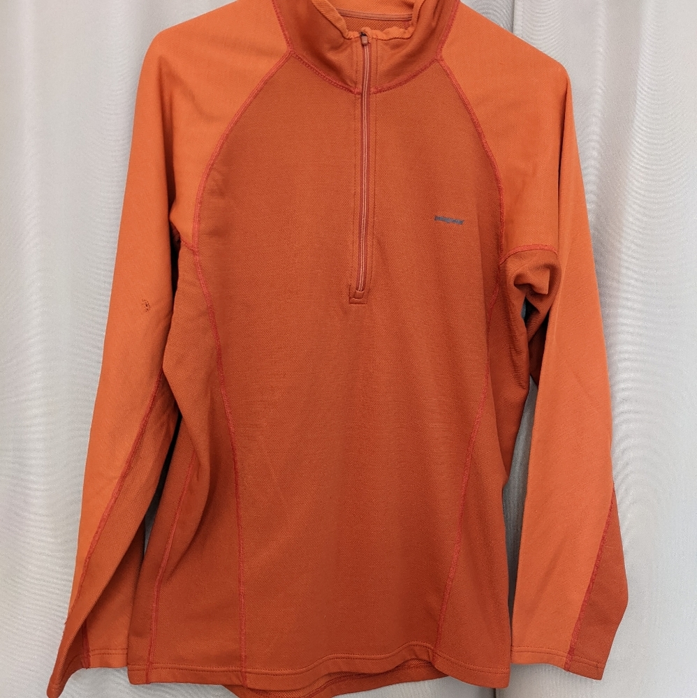 Patagonia orange men's medium 1/4 zip midweight layer